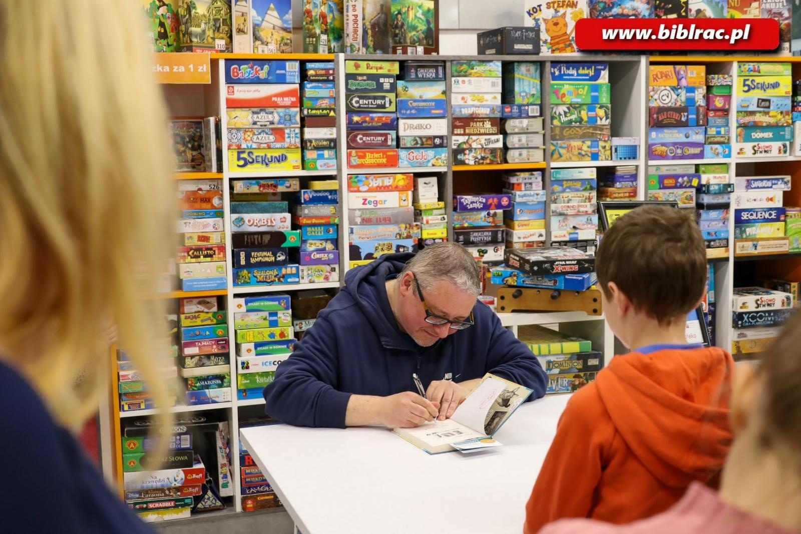 Zdjęcie w galerii na portalu naszraciborz.pl: Marcin Pałasz w Klubie Ojca wiadomości z regionu