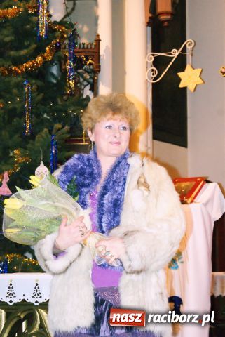 Zdjęcie w galerii na portalu naszraciborz.pl: Olga Prochazkowa zaśpiewała na Ostrogu wiadomości z regionu