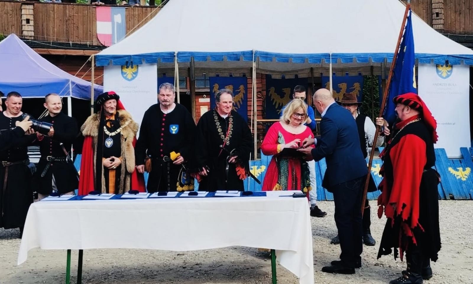Zdjęcie w galerii na portalu naszraciborz.pl: Raciborzanka nagrodzona w województwie opolskim wiadomości z regionu