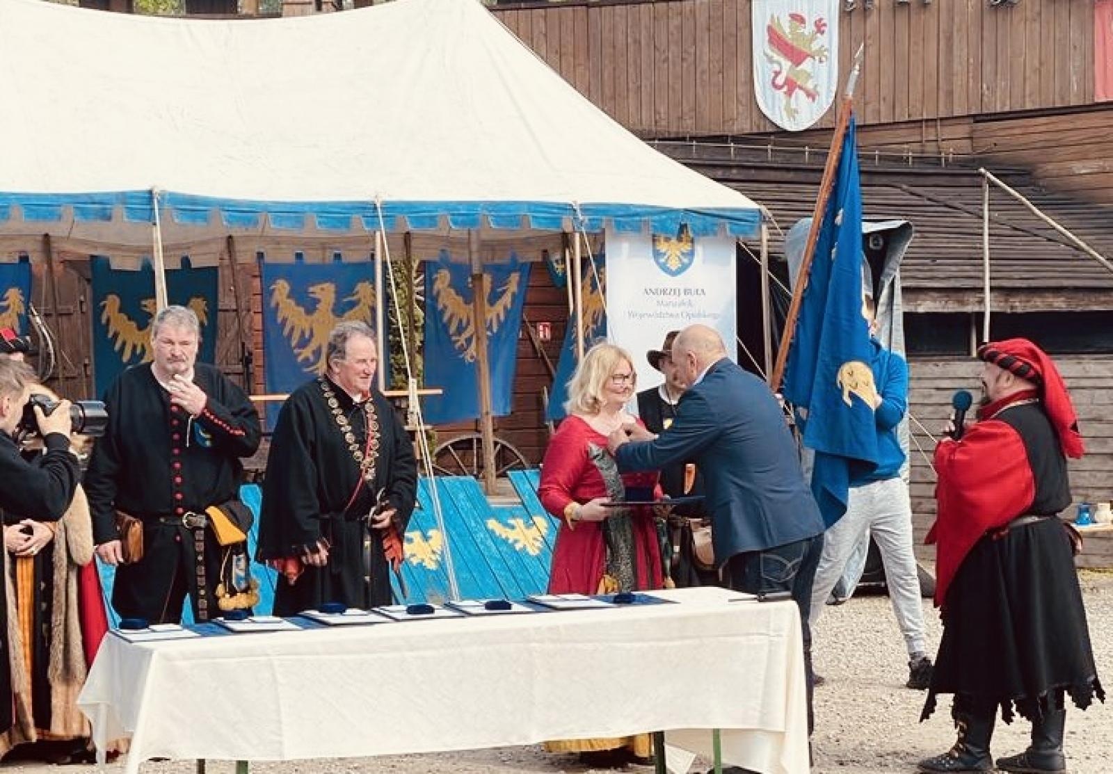 Zdjęcie w galerii na portalu naszraciborz.pl: Raciborzanka nagrodzona w województwie opolskim wiadomości z regionu