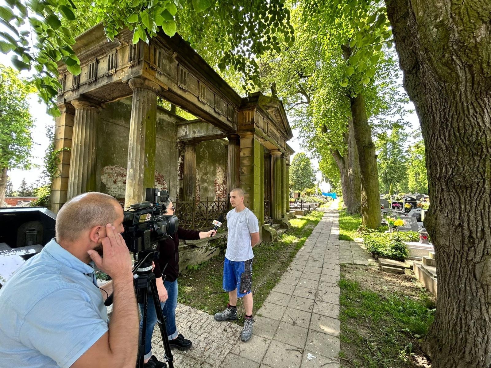 Zdjęcie w galerii na portalu naszraciborz.pl: Ruszyła renowacja grobowców z cmentarza Jeruzalem wiadomości z regionu