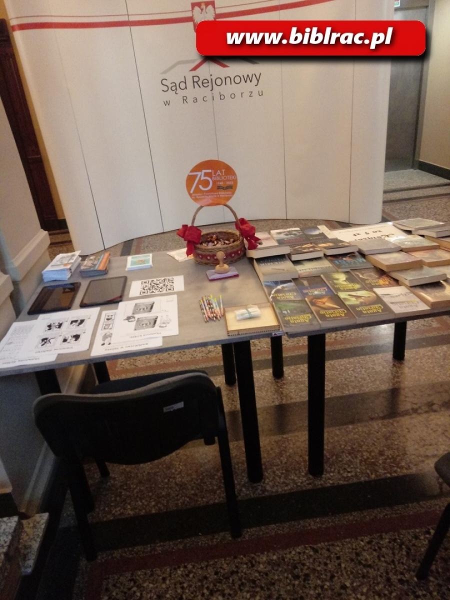 Zdjęcie w galerii na portalu naszraciborz.pl: Biblioteka w Sądzie i podczas Neonowej Nocy wiadomości z regionu