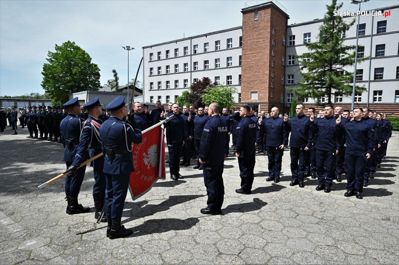 Zdjęcie w galerii na portalu naszraciborz.pl: Uroczyste ślubowanie nowych policjantów [FOTO] wiadomości z regionu