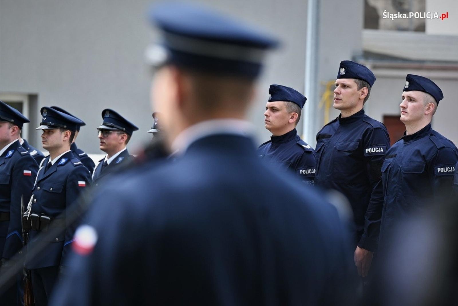 Zdjęcie w galerii na portalu naszraciborz.pl: Uroczyste ślubowanie nowych policjantów [FOTO] wiadomości z regionu