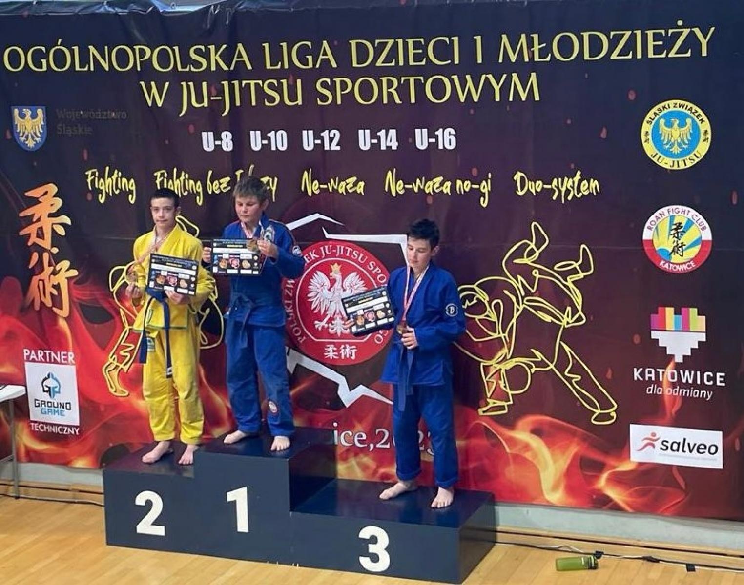 Zdjęcie w galerii na portalu naszraciborz.pl: Łamatorzy na katowickim podium wiadomości z regionu