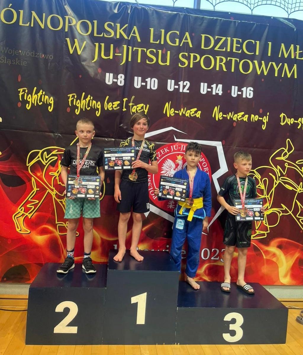 Zdjęcie w galerii na portalu naszraciborz.pl: Łamatorzy na katowickim podium wiadomości z regionu
