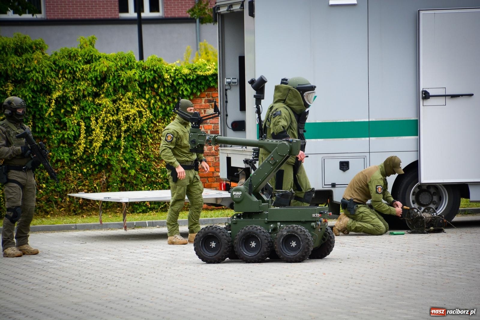 Zdjęcie w galerii na portalu naszraciborz.pl: Podhalańczycy, musztra, strzały i awanse. Śląska Straż Graniczna świętuje [FOTO i WIDEO] wiadomości z regionu