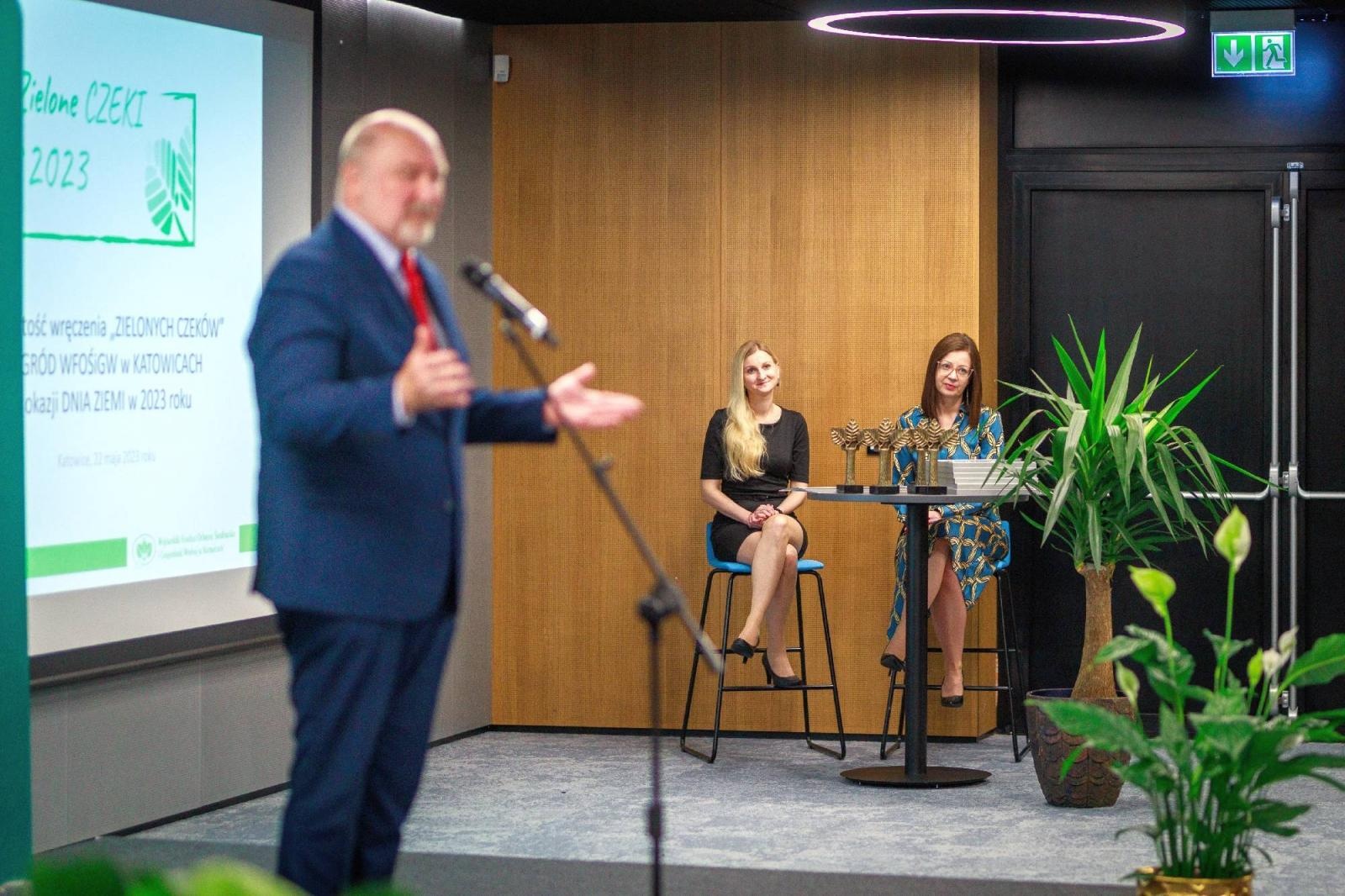 Zdjęcie w galerii na portalu naszraciborz.pl: Jubileuszowe Zielone Czeki rozdane! Wyróżnienia trafiły do powiatu raciborskiego wiadomości z regionu
