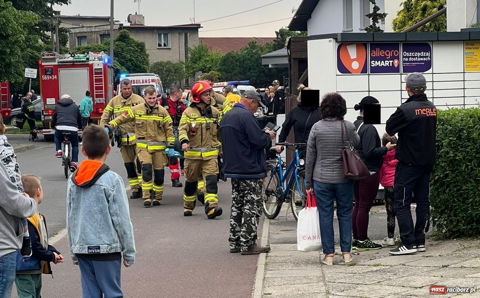 Zdjęcie w galerii na portalu naszraciborz.pl: Pożar w mieszkaniu na Polnej. Wezwano śmigłowiec LPR [FOTO i WIDEO] wiadomości z regionu
