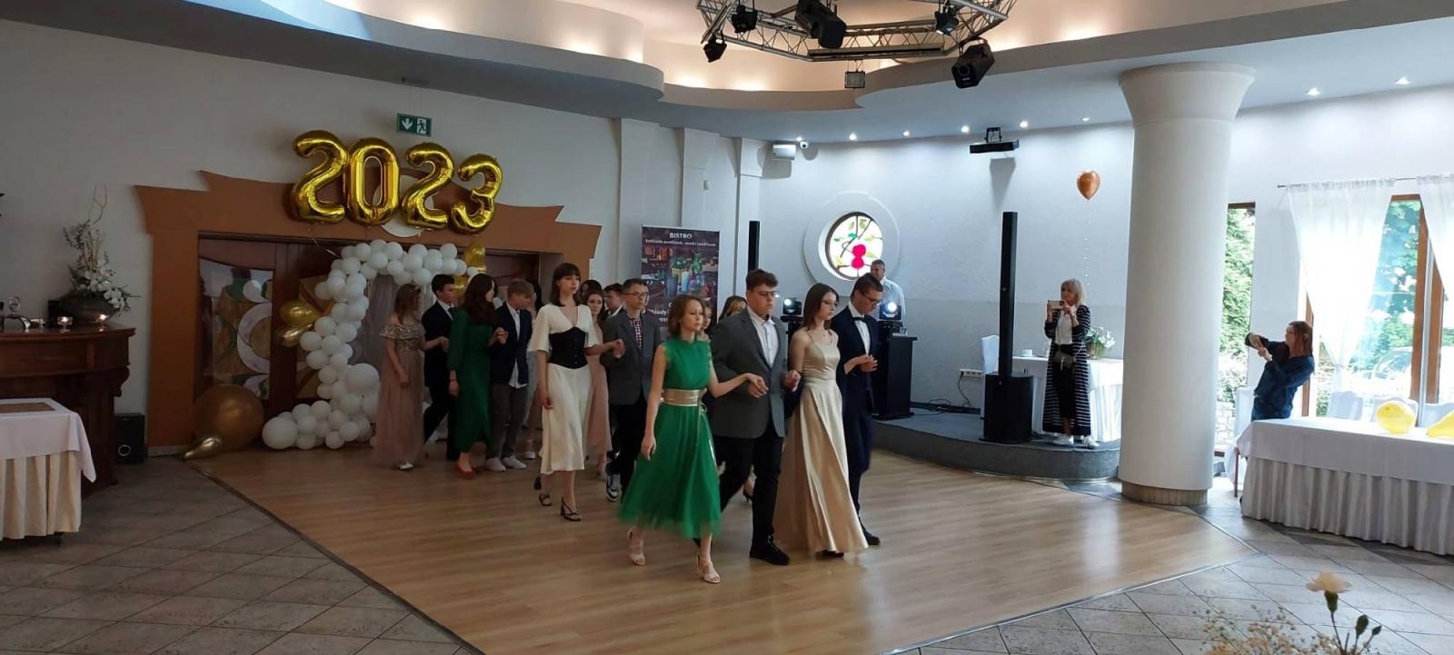 Zdjęcie w galerii na portalu naszraciborz.pl: Komers w Szkole Podstawowej nr 2 w Raciborzu wiadomości z regionu