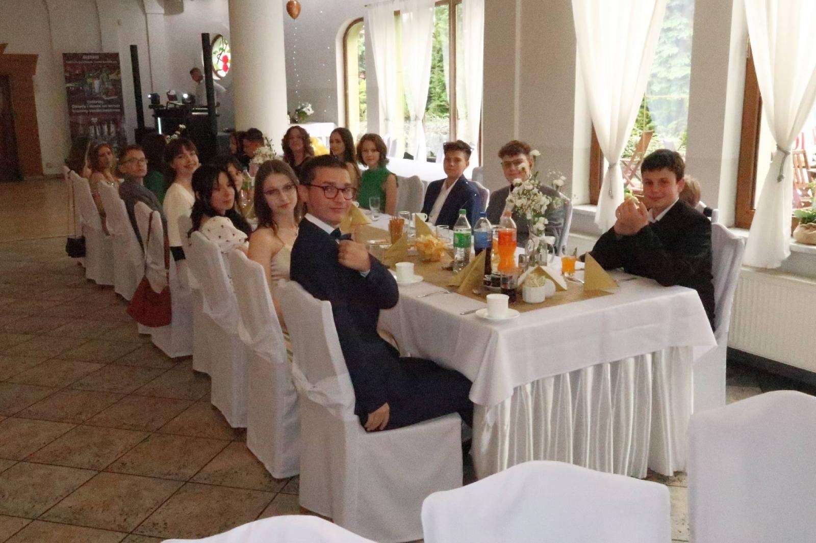 Zdjęcie w galerii na portalu naszraciborz.pl: Komers w Szkole Podstawowej nr 2 w Raciborzu wiadomości z regionu