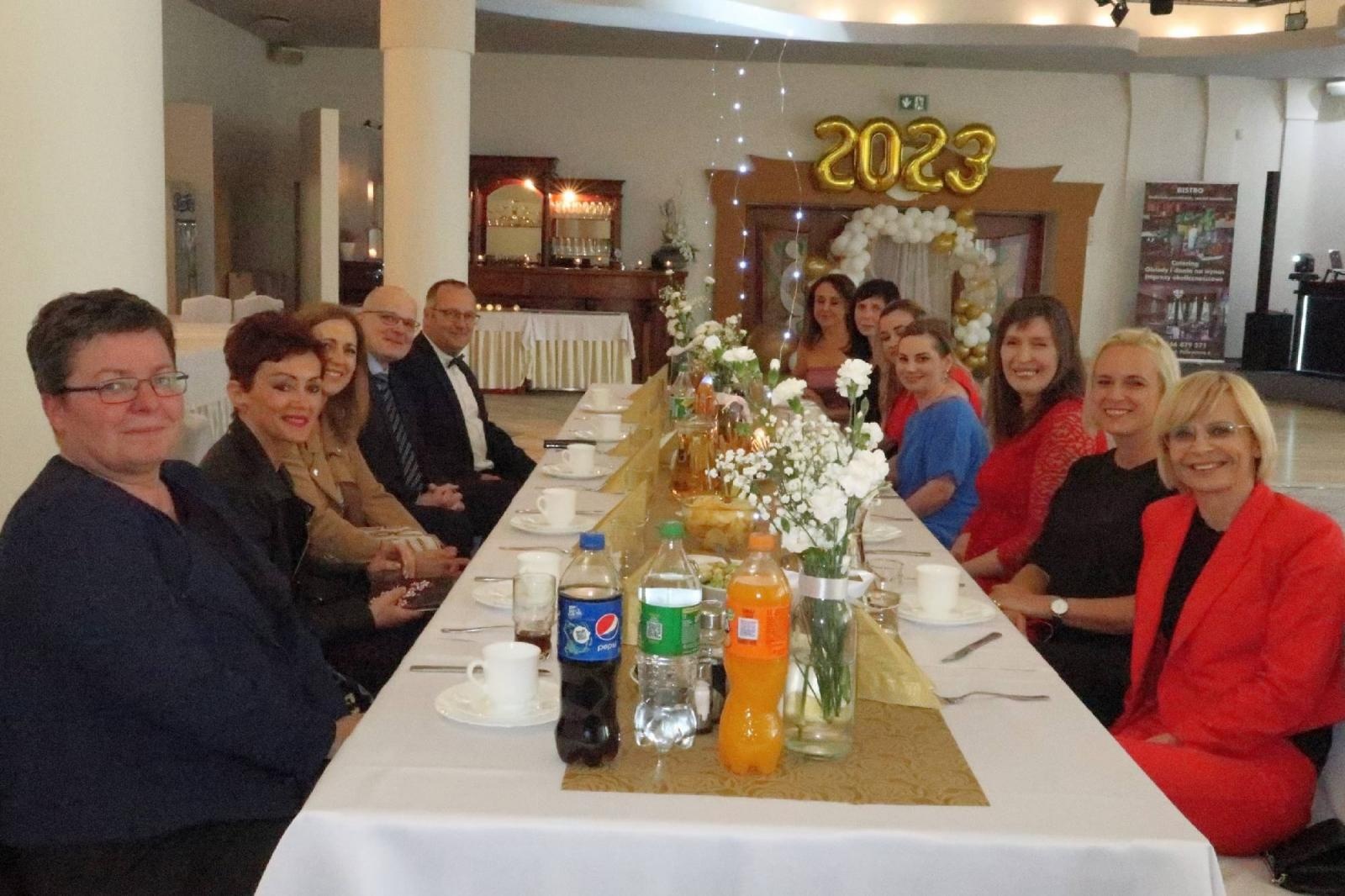 Zdjęcie w galerii na portalu naszraciborz.pl: Komers w Szkole Podstawowej nr 2 w Raciborzu wiadomości z regionu