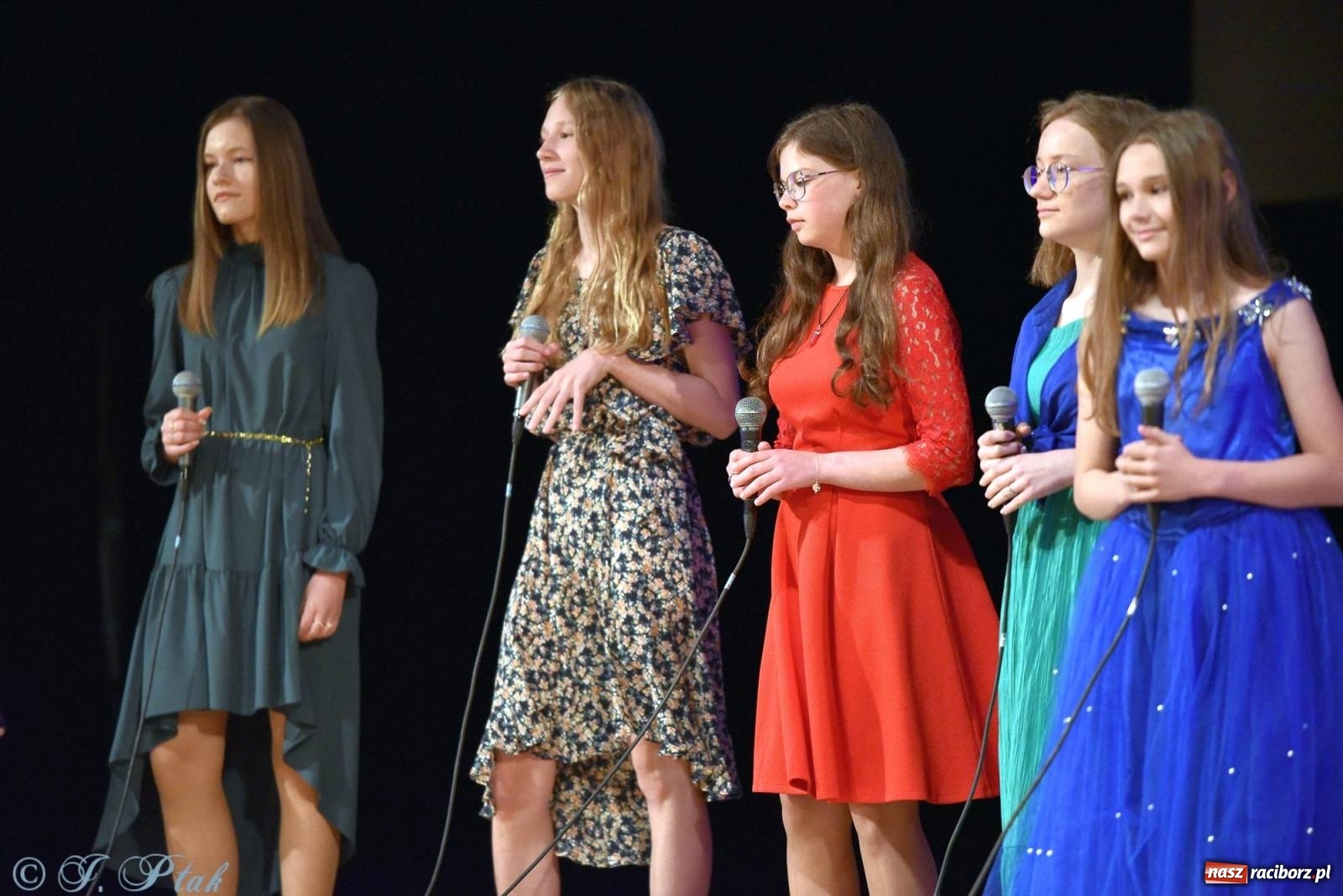 Zdjęcie w galerii na portalu naszraciborz.pl: PERSPEKTYWA - koncert na 100 lecie Disneya wiadomości z regionu