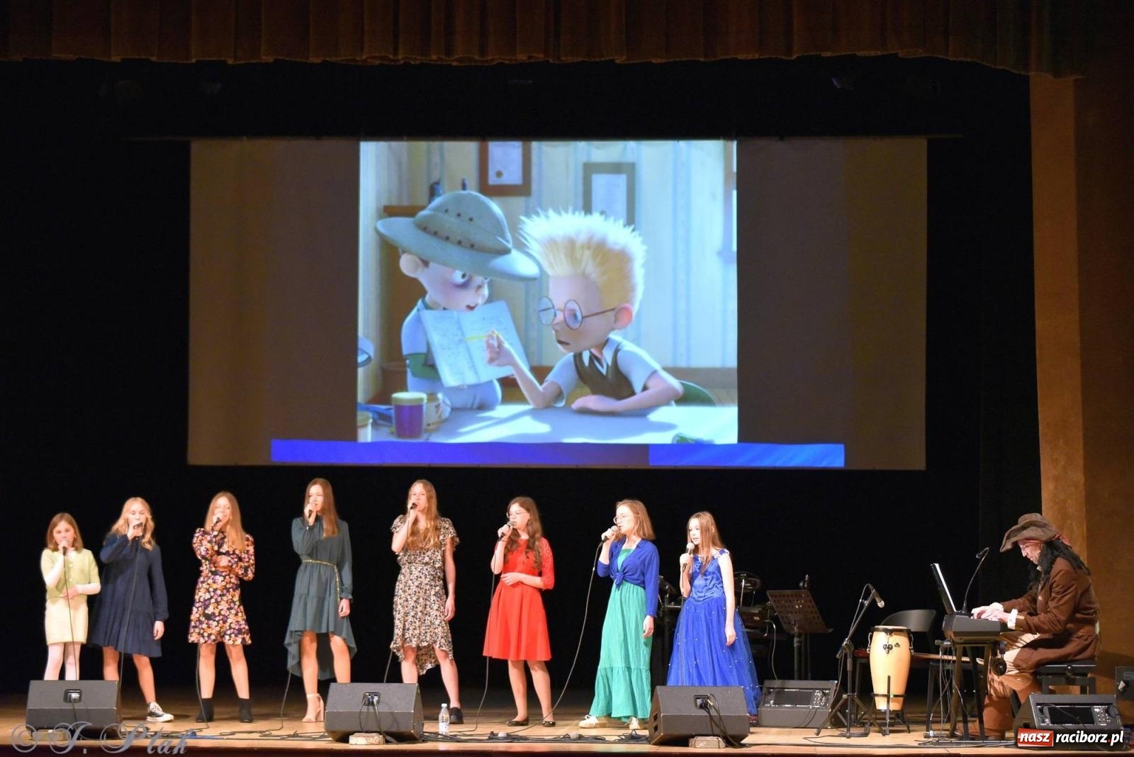 Zdjęcie w galerii na portalu naszraciborz.pl: PERSPEKTYWA - koncert na 100 lecie Disneya wiadomości z regionu