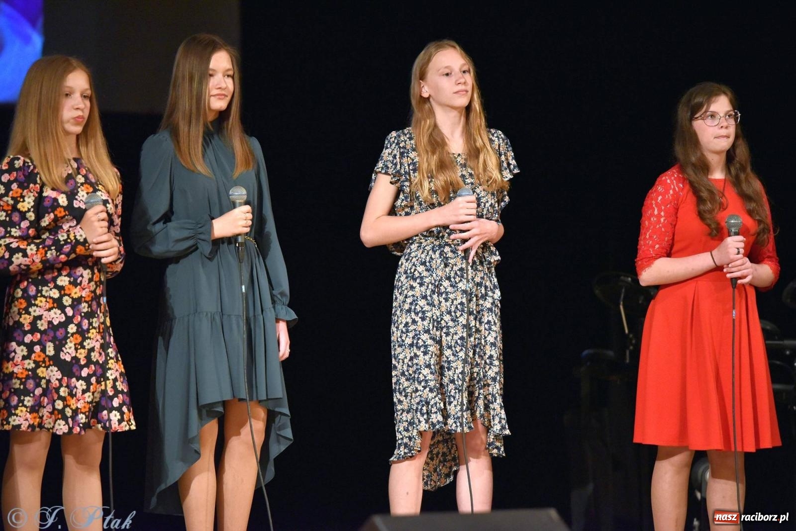 Zdjęcie w galerii na portalu naszraciborz.pl: PERSPEKTYWA - koncert na 100 lecie Disneya wiadomości z regionu