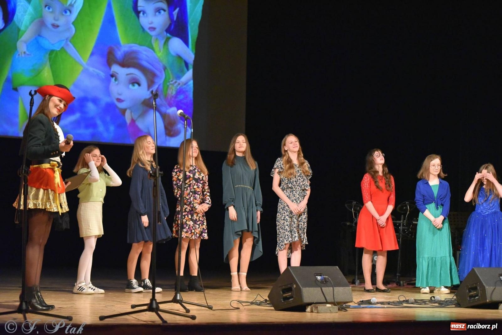 Zdjęcie w galerii na portalu naszraciborz.pl: PERSPEKTYWA - koncert na 100 lecie Disneya wiadomości z regionu