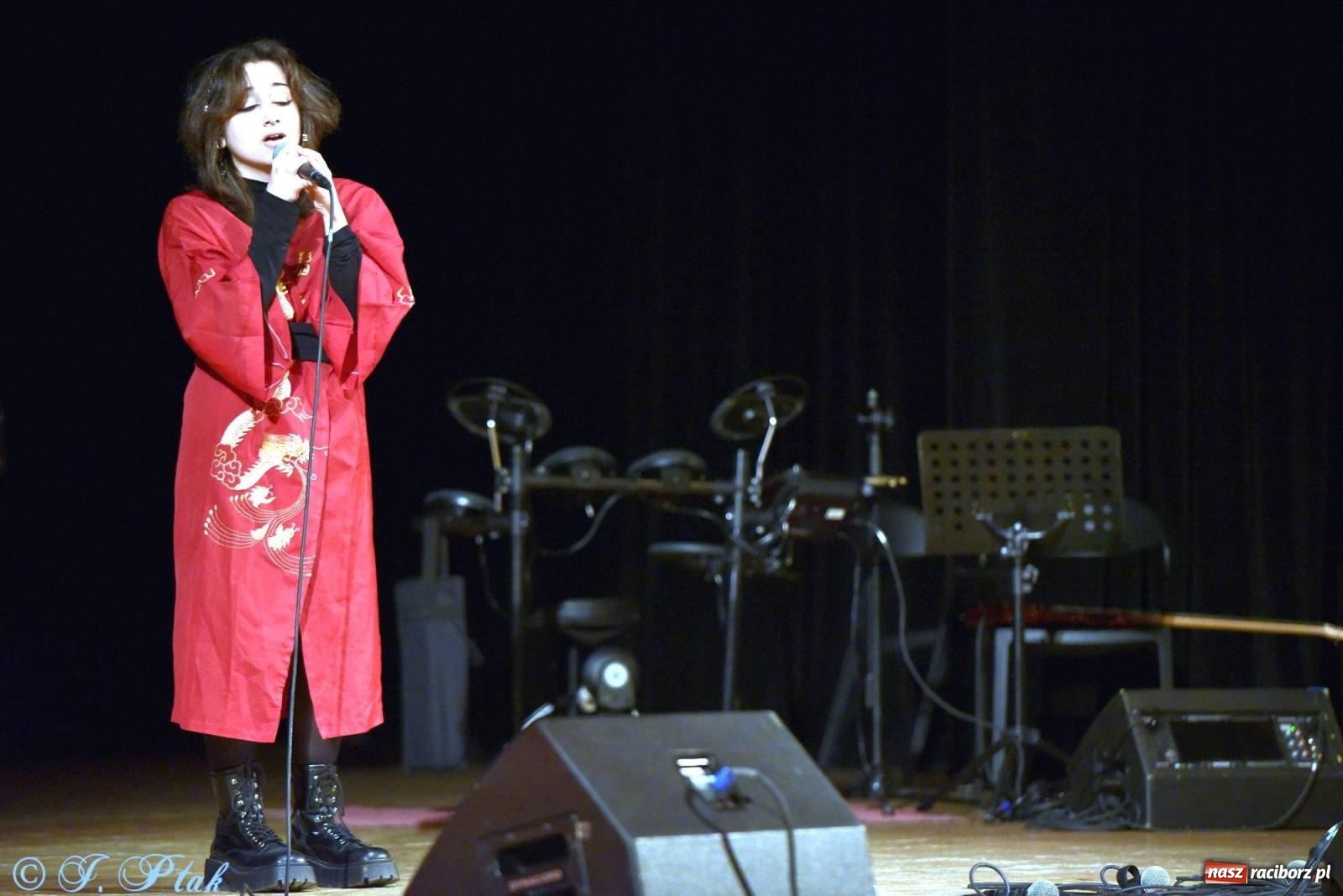 Zdjęcie w galerii na portalu naszraciborz.pl: PERSPEKTYWA - koncert na 100 lecie Disneya wiadomości z regionu