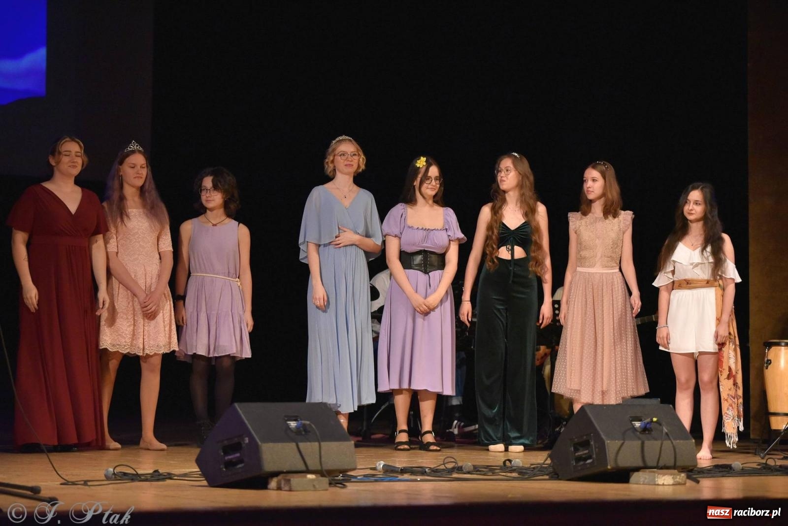 Zdjęcie w galerii na portalu naszraciborz.pl: PERSPEKTYWA - koncert na 100 lecie Disneya wiadomości z regionu