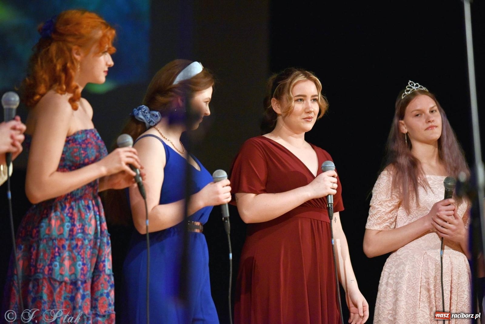 Zdjęcie w galerii na portalu naszraciborz.pl: PERSPEKTYWA - koncert na 100 lecie Disneya wiadomości z regionu