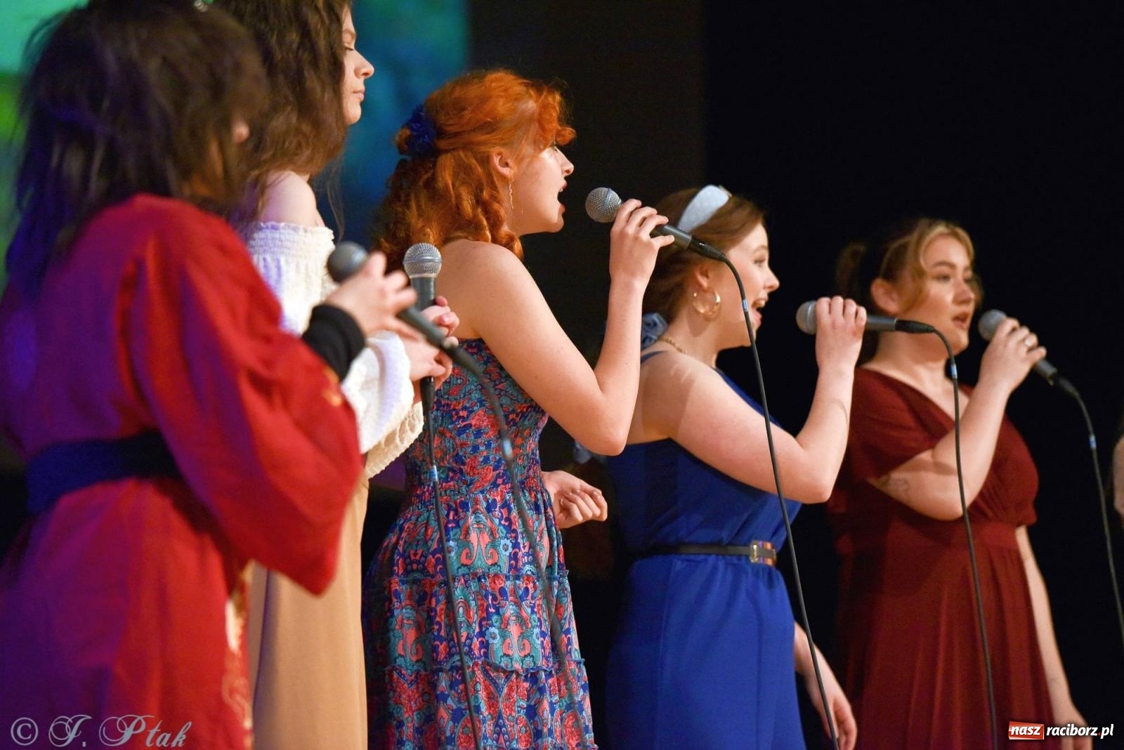 Zdjęcie w galerii na portalu naszraciborz.pl: PERSPEKTYWA - koncert na 100 lecie Disneya wiadomości z regionu