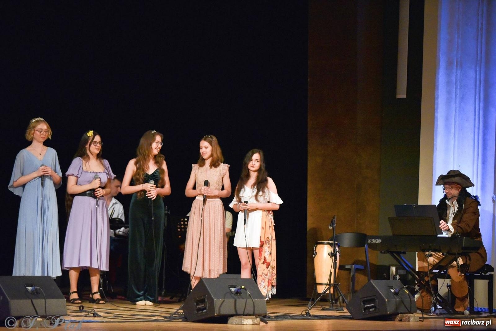 Zdjęcie w galerii na portalu naszraciborz.pl: PERSPEKTYWA - koncert na 100 lecie Disneya wiadomości z regionu