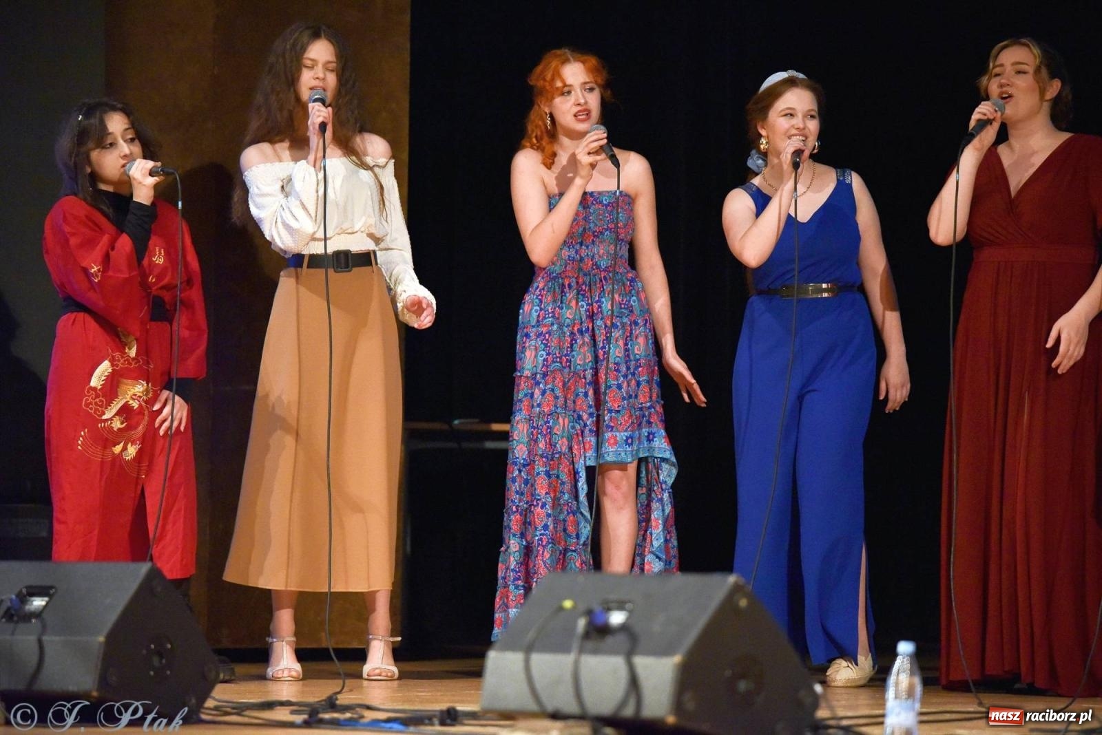 Zdjęcie w galerii na portalu naszraciborz.pl: PERSPEKTYWA - koncert na 100 lecie Disneya wiadomości z regionu