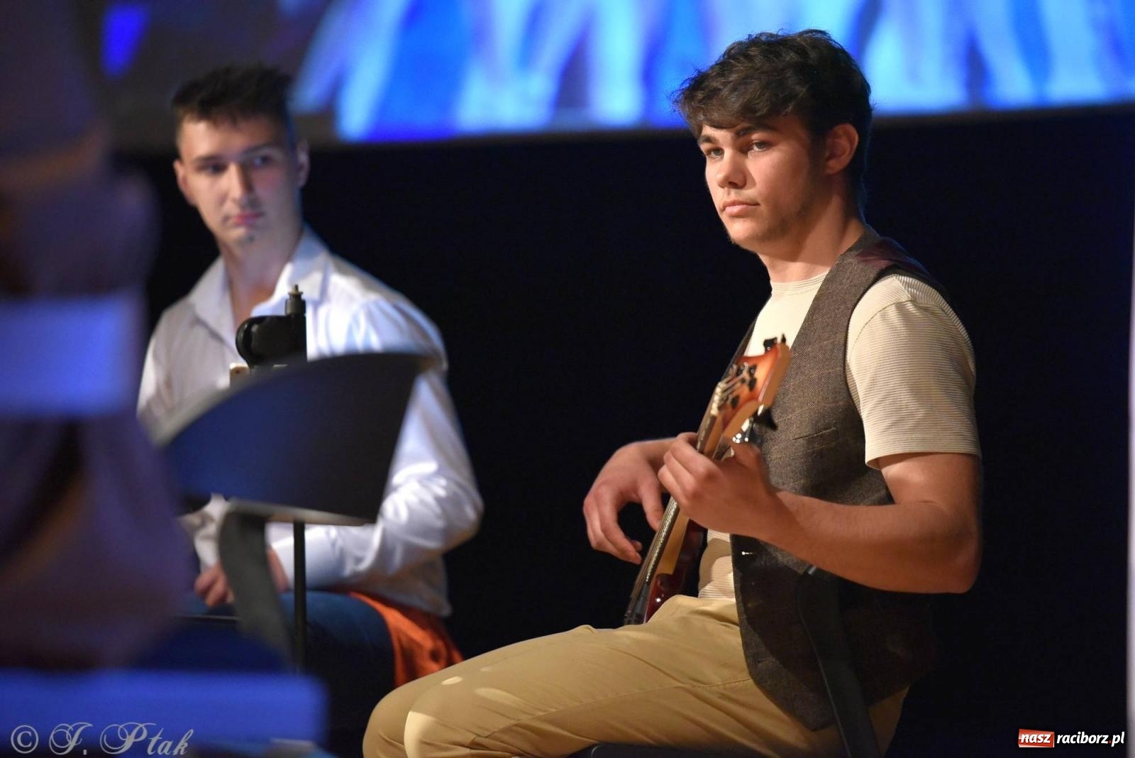 Zdjęcie w galerii na portalu naszraciborz.pl: PERSPEKTYWA - koncert na 100 lecie Disneya wiadomości z regionu