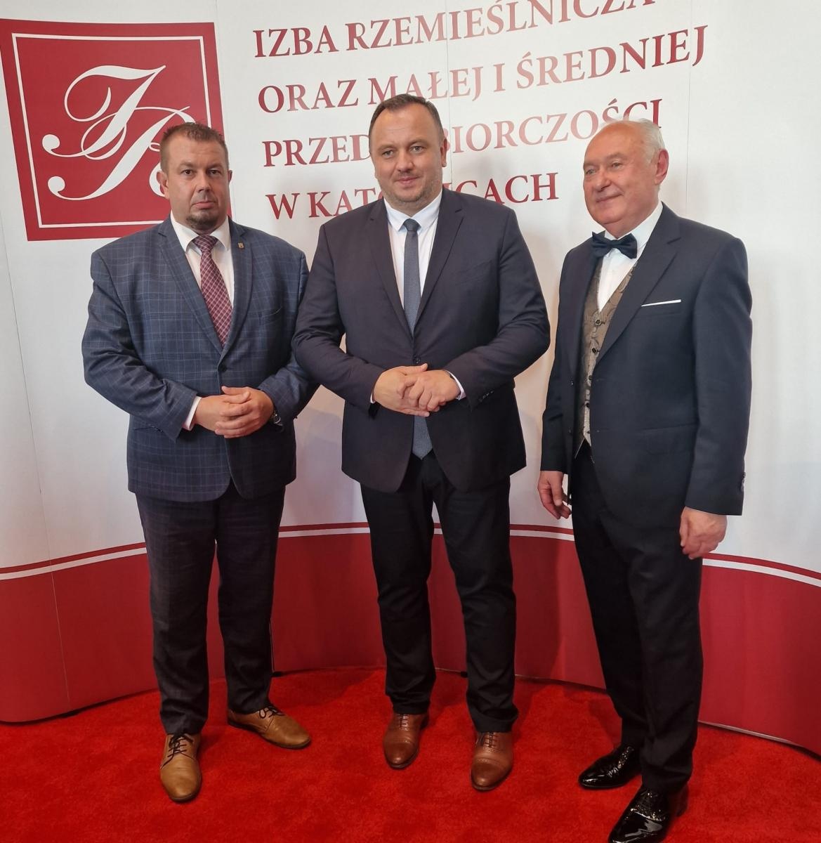 Zdjęcie w galerii na portalu naszraciborz.pl: Bernard Korzonek uhonorowany Szablą Kilińskiego. To najwyższe odznaczenie rzemieślnicze wiadomości z regionu