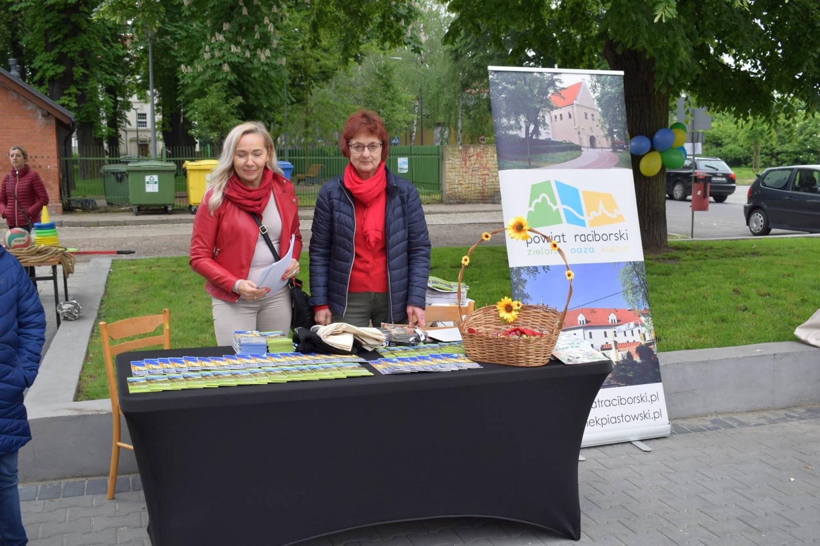 Zdjęcie w galerii na portalu naszraciborz.pl: MDK i Przyjaciele - spontaniczna impreza na Dzień Dziecka [FOTO] wiadomości z regionu