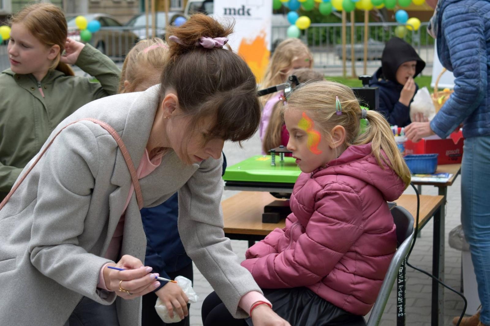 Zdjęcie w galerii na portalu naszraciborz.pl: MDK i Przyjaciele - spontaniczna impreza na Dzień Dziecka [FOTO] wiadomości z regionu