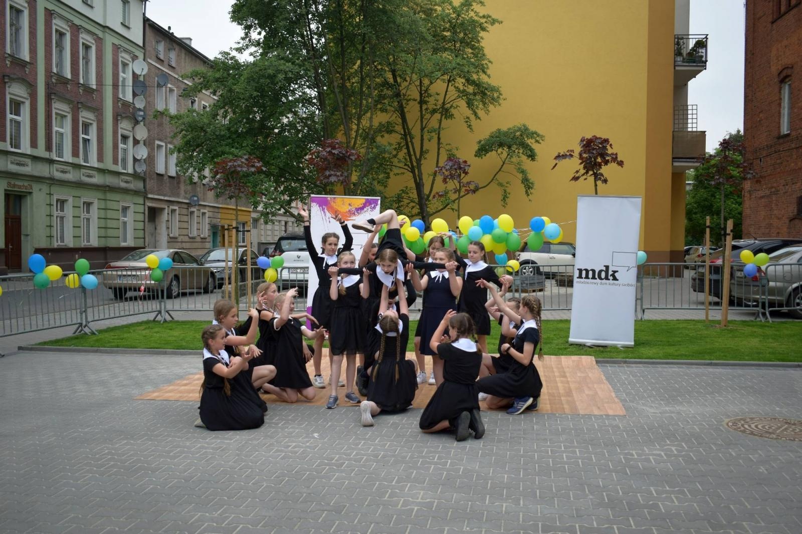 Zdjęcie w galerii na portalu naszraciborz.pl: MDK i Przyjaciele - spontaniczna impreza na Dzień Dziecka [FOTO] wiadomości z regionu