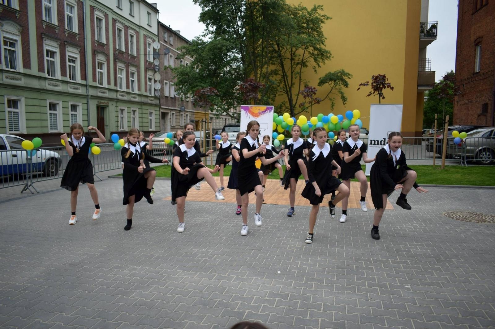 Zdjęcie w galerii na portalu naszraciborz.pl: MDK i Przyjaciele - spontaniczna impreza na Dzień Dziecka [FOTO] wiadomości z regionu