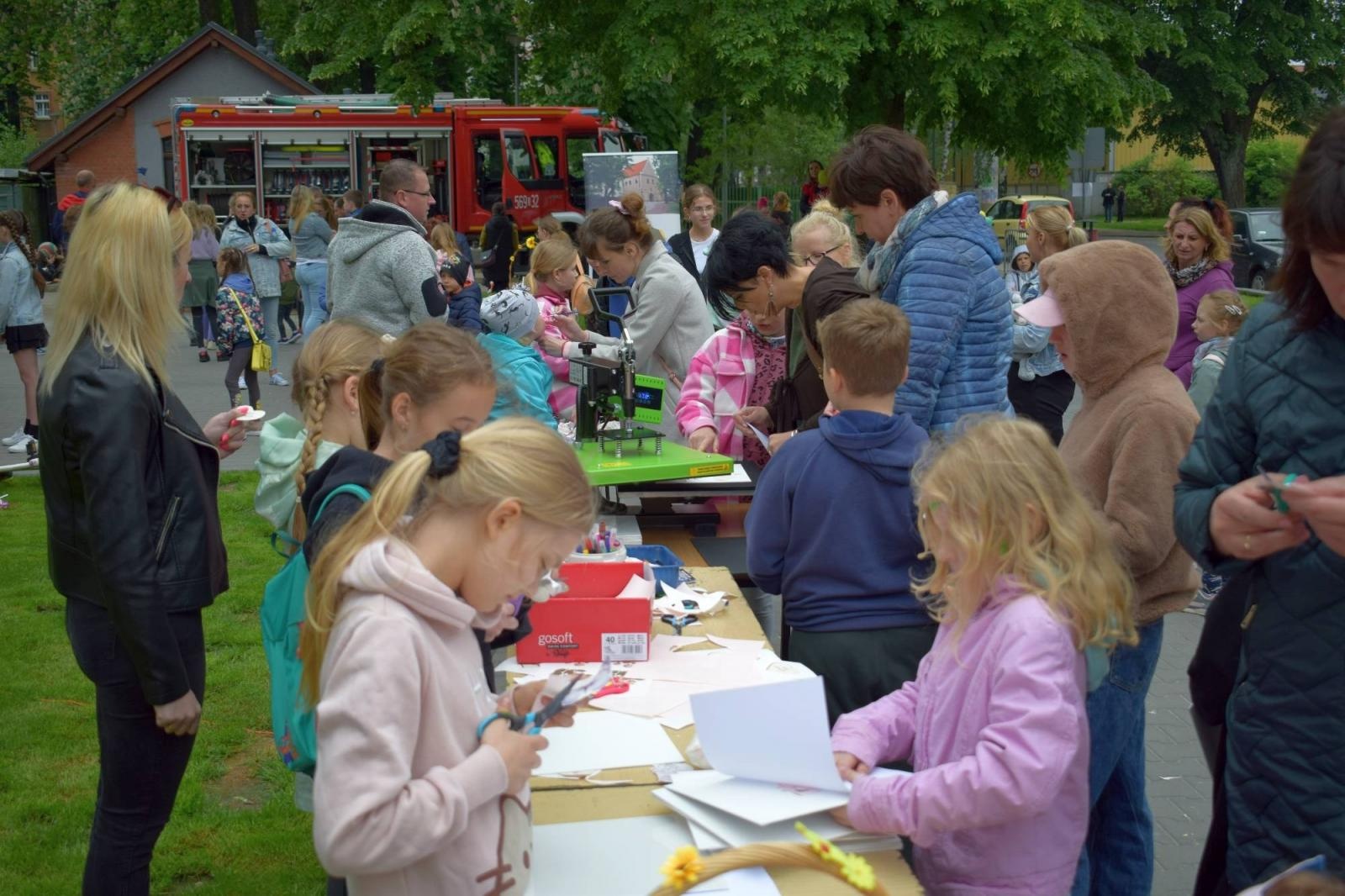 Zdjęcie w galerii na portalu naszraciborz.pl: MDK i Przyjaciele - spontaniczna impreza na Dzień Dziecka [FOTO] wiadomości z regionu