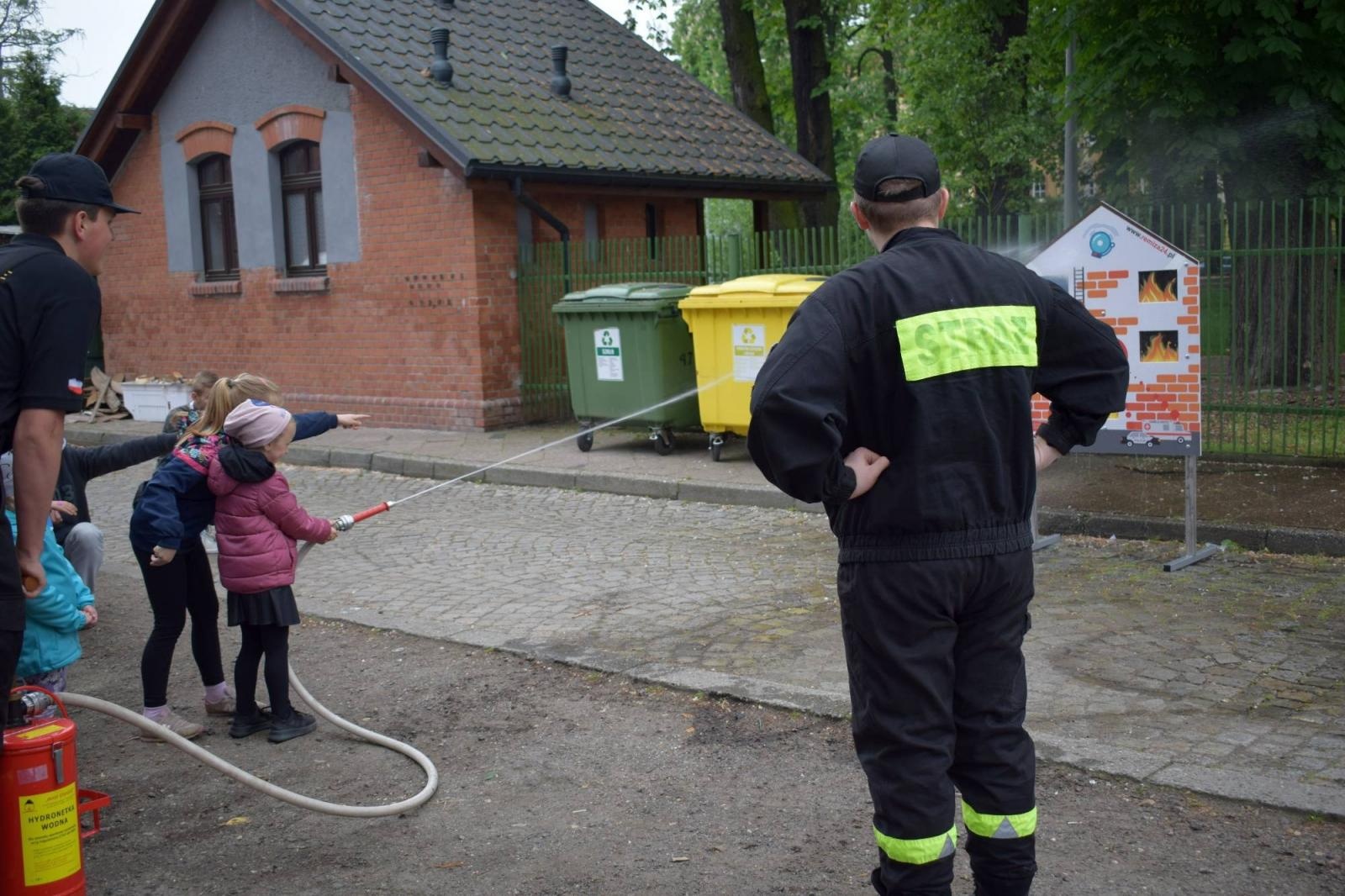 Zdjęcie w galerii na portalu naszraciborz.pl: MDK i Przyjaciele - spontaniczna impreza na Dzień Dziecka [FOTO] wiadomości z regionu