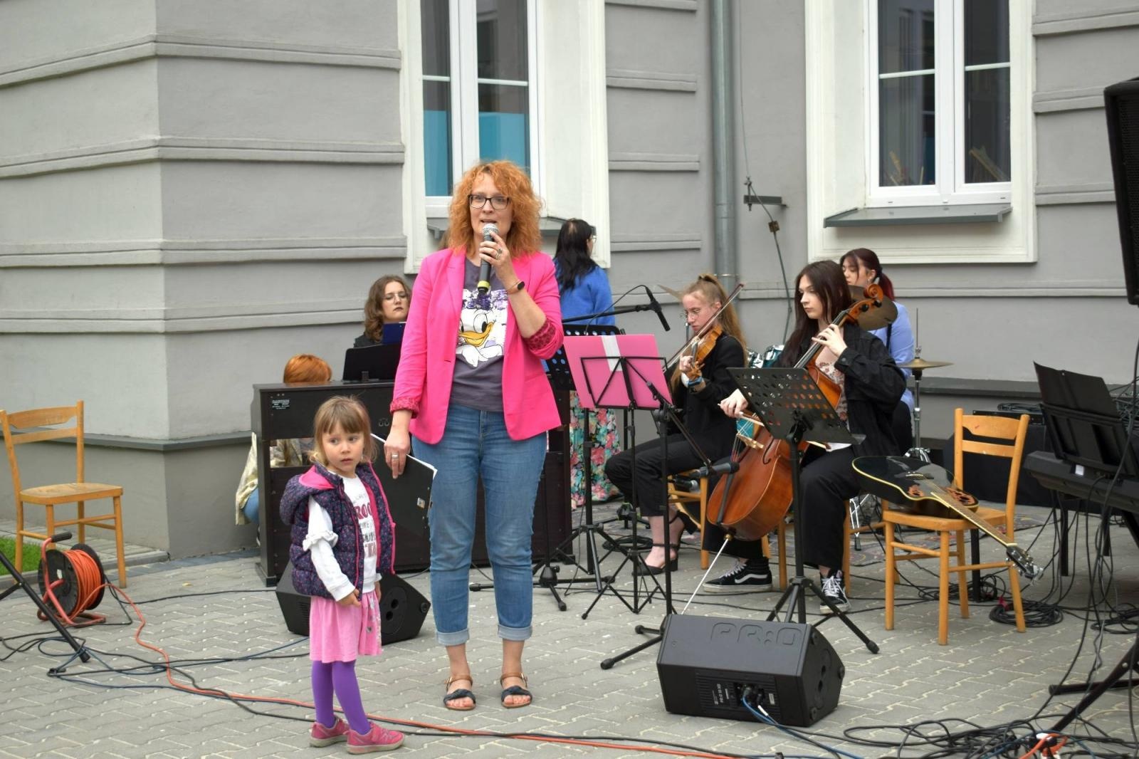 Zdjęcie w galerii na portalu naszraciborz.pl: MDK i Przyjaciele - spontaniczna impreza na Dzień Dziecka [FOTO] wiadomości z regionu