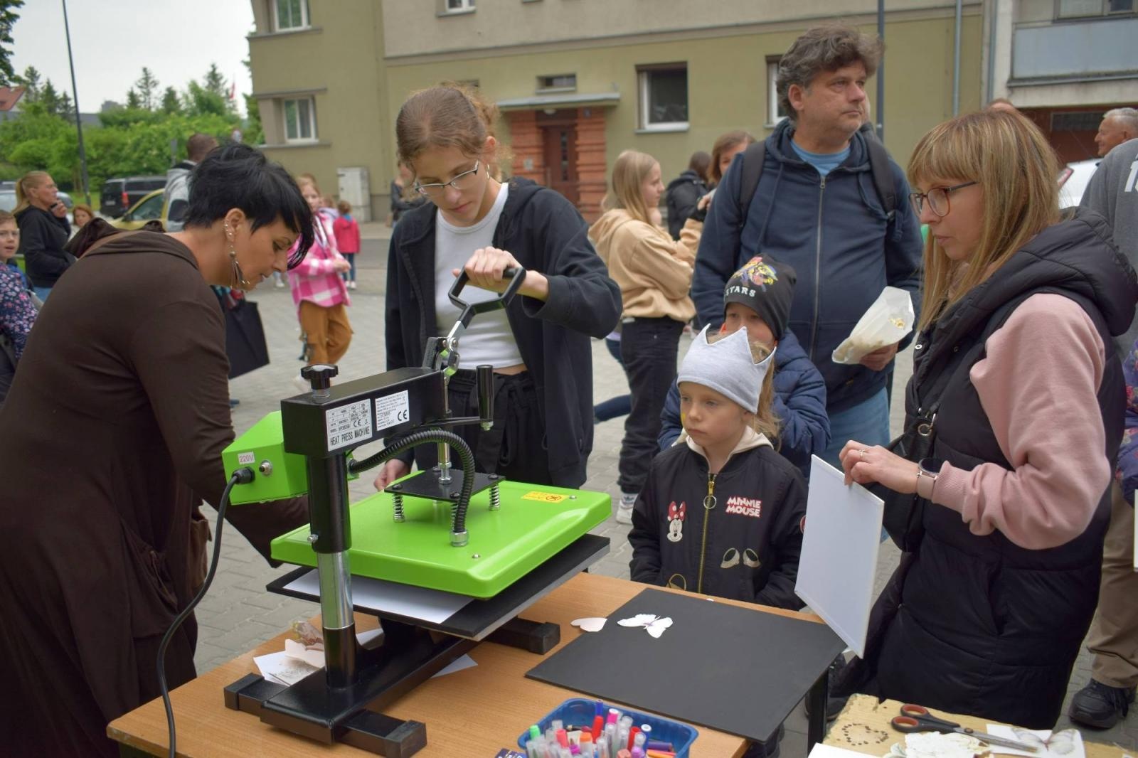 Zdjęcie w galerii na portalu naszraciborz.pl: MDK i Przyjaciele - spontaniczna impreza na Dzień Dziecka [FOTO] wiadomości z regionu