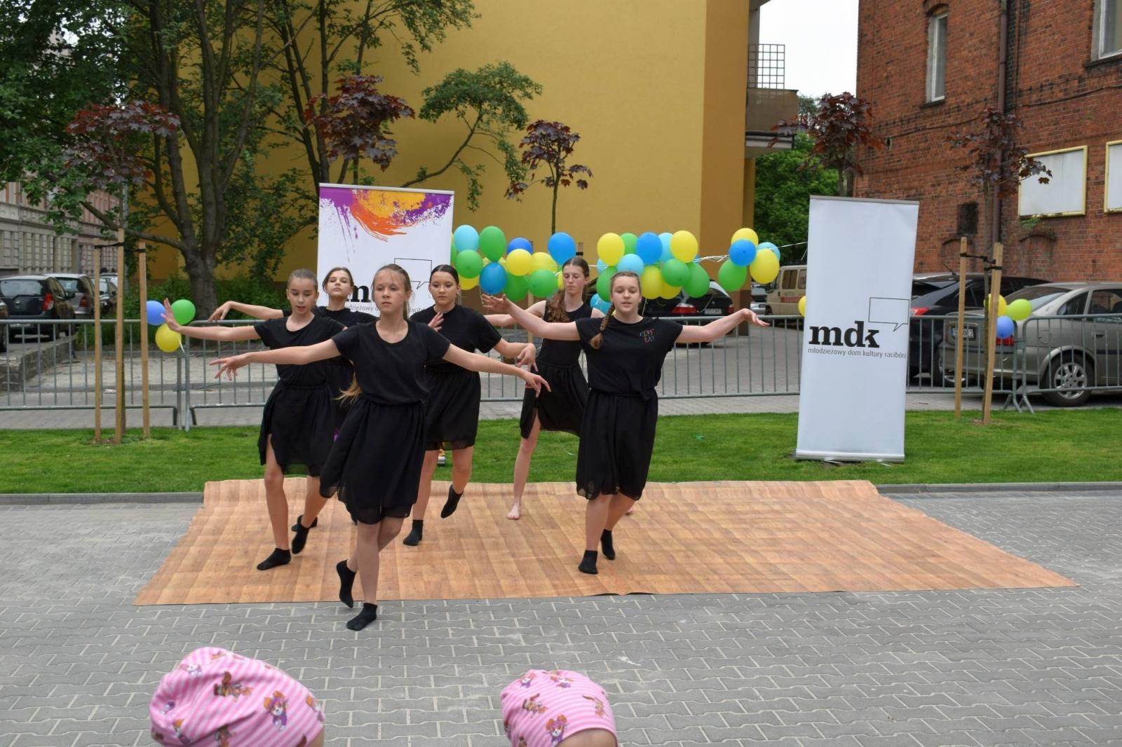 Zdjęcie w galerii na portalu naszraciborz.pl: MDK i Przyjaciele - spontaniczna impreza na Dzień Dziecka [FOTO] wiadomości z regionu