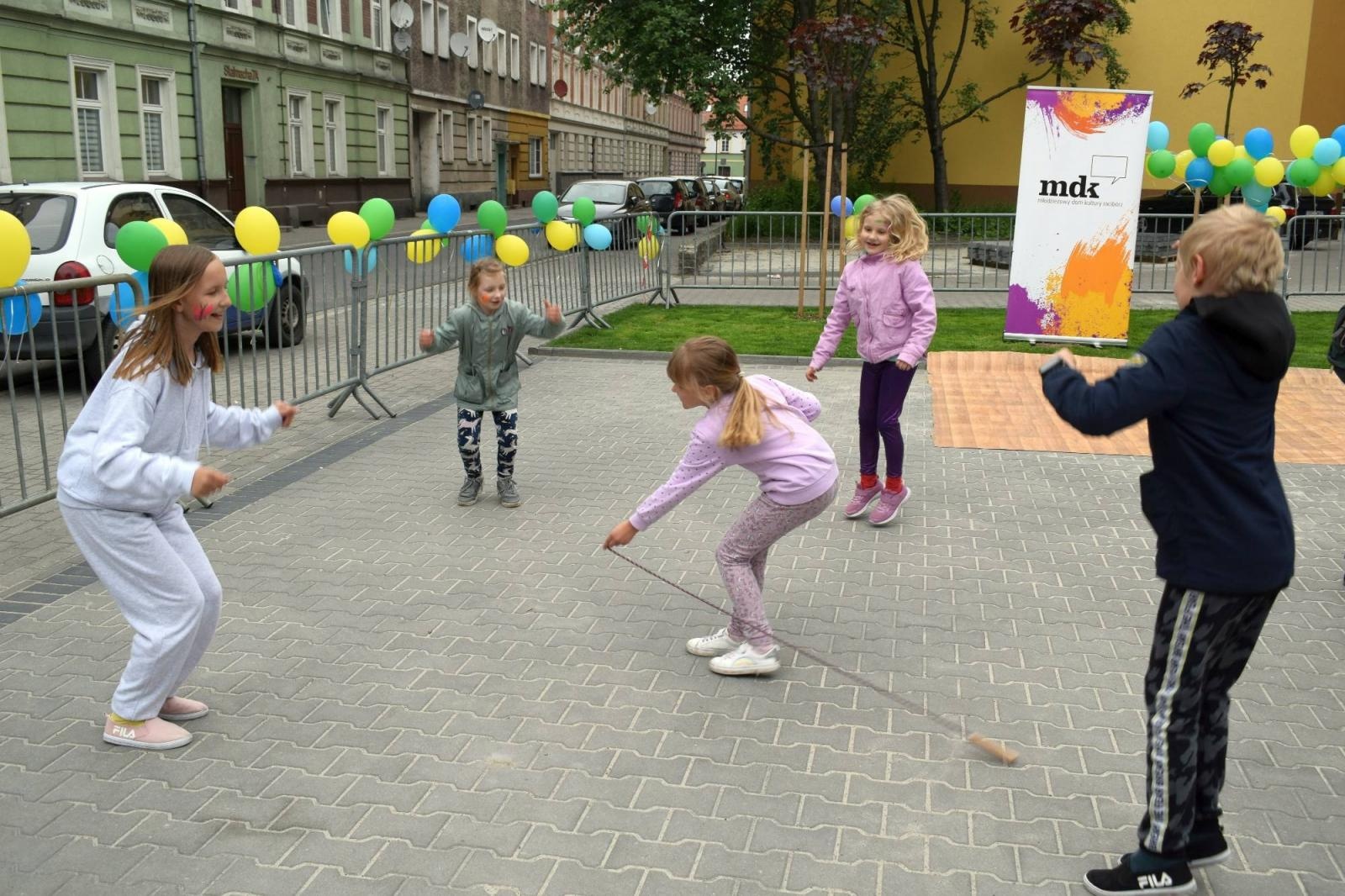 Zdjęcie w galerii na portalu naszraciborz.pl: MDK i Przyjaciele - spontaniczna impreza na Dzień Dziecka [FOTO] wiadomości z regionu