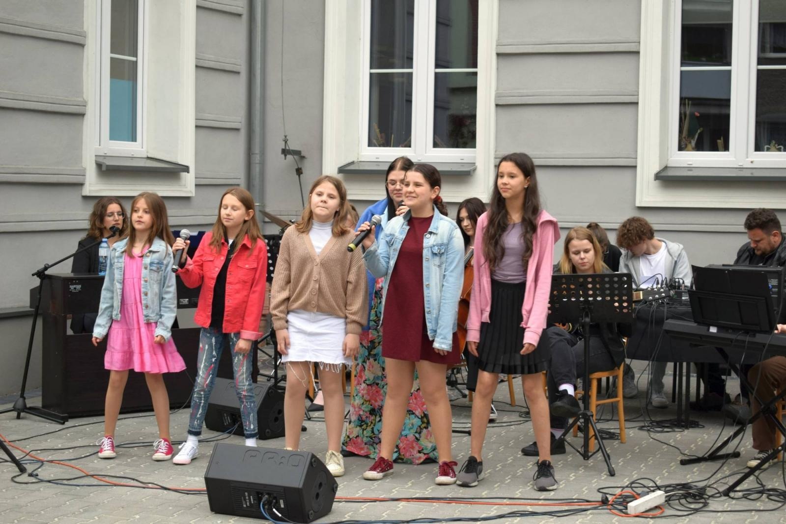 Zdjęcie w galerii na portalu naszraciborz.pl: MDK i Przyjaciele - spontaniczna impreza na Dzień Dziecka [FOTO] wiadomości z regionu