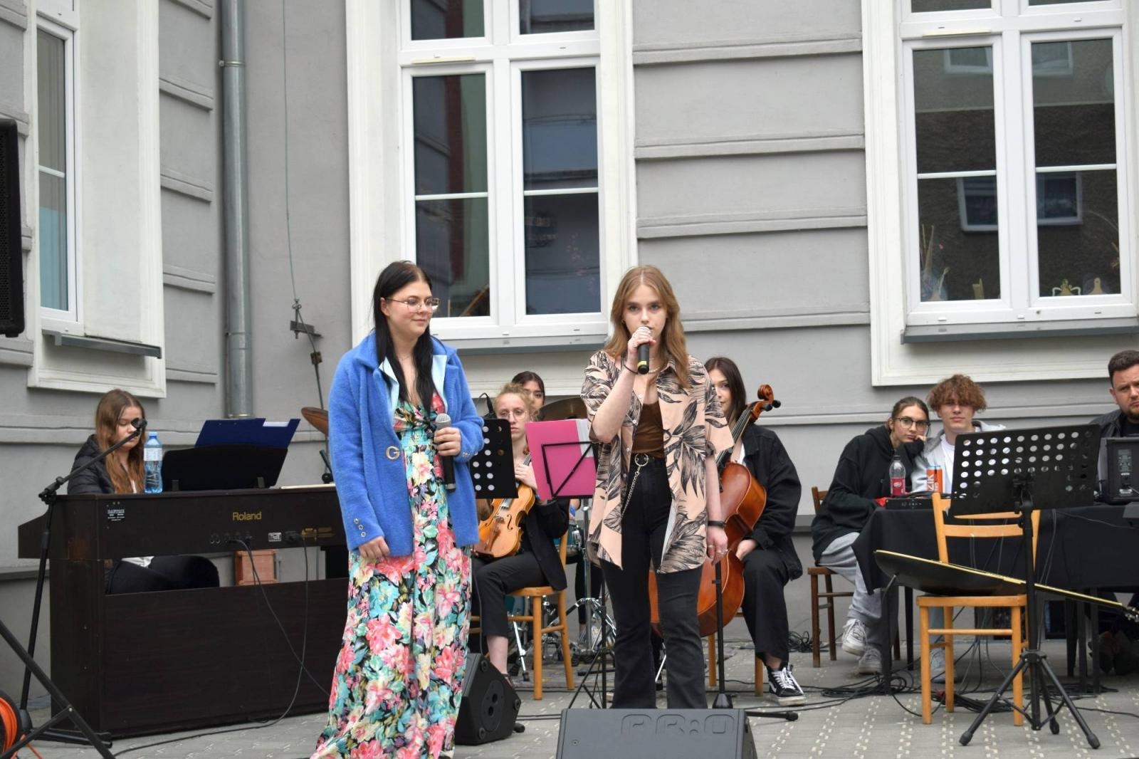 Zdjęcie w galerii na portalu naszraciborz.pl: MDK i Przyjaciele - spontaniczna impreza na Dzień Dziecka [FOTO] wiadomości z regionu