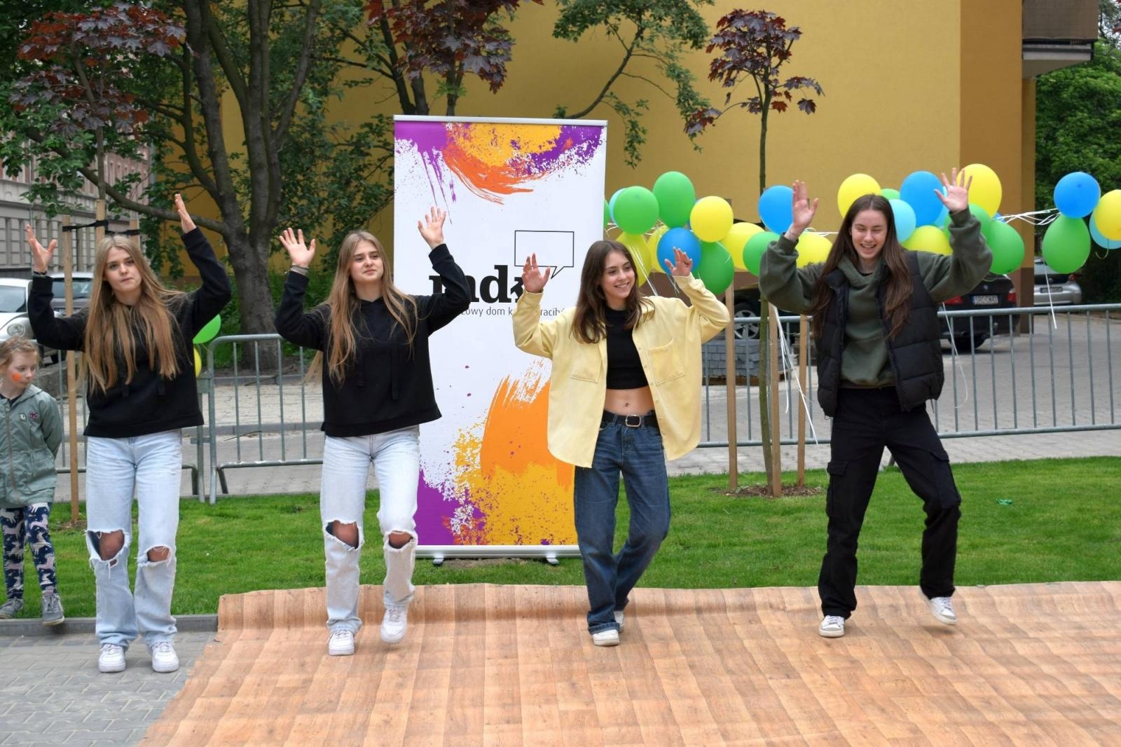 Zdjęcie w galerii na portalu naszraciborz.pl: MDK i Przyjaciele - spontaniczna impreza na Dzień Dziecka [FOTO] wiadomości z regionu