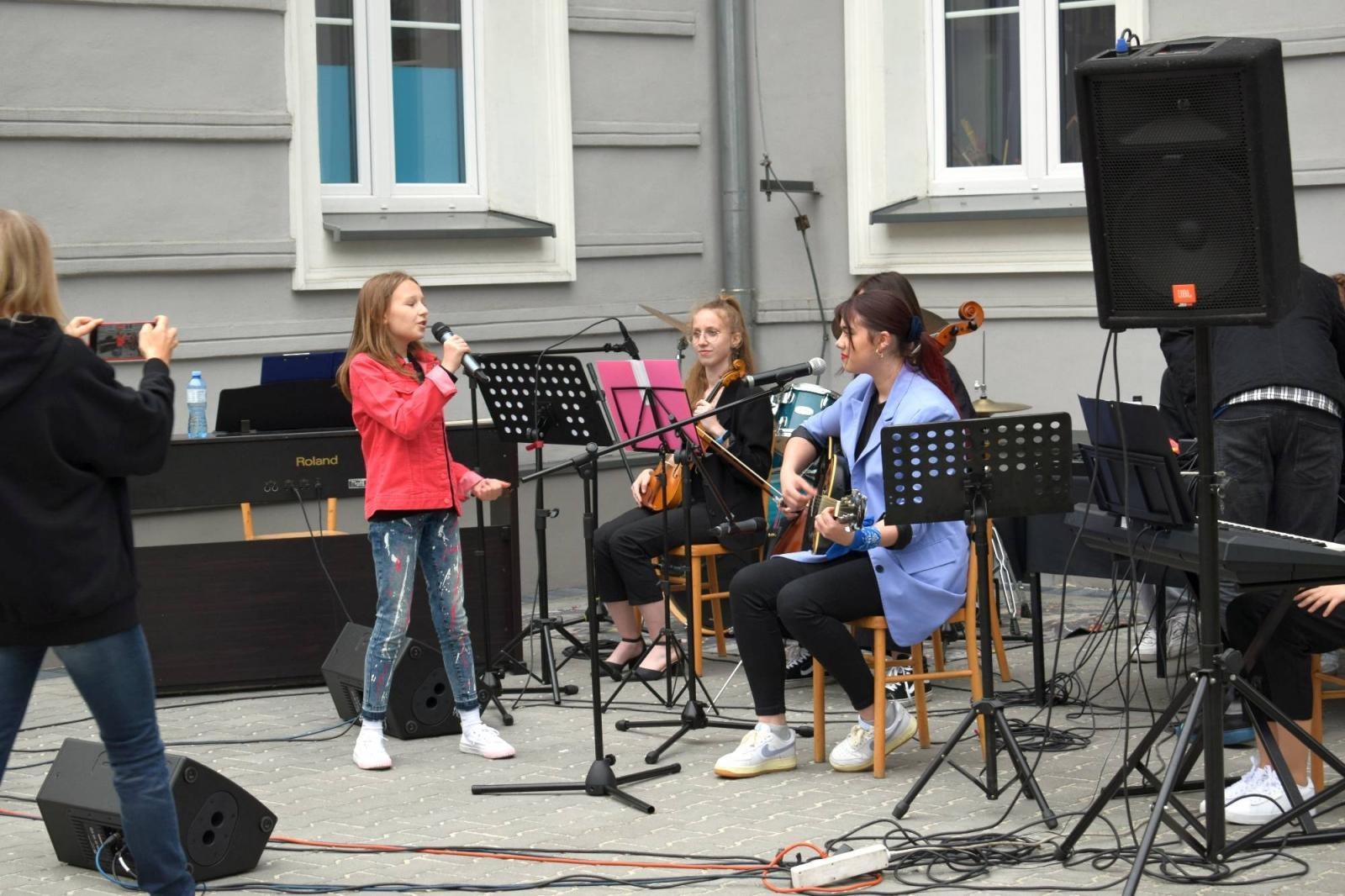 Zdjęcie w galerii na portalu naszraciborz.pl: MDK i Przyjaciele - spontaniczna impreza na Dzień Dziecka [FOTO] wiadomości z regionu