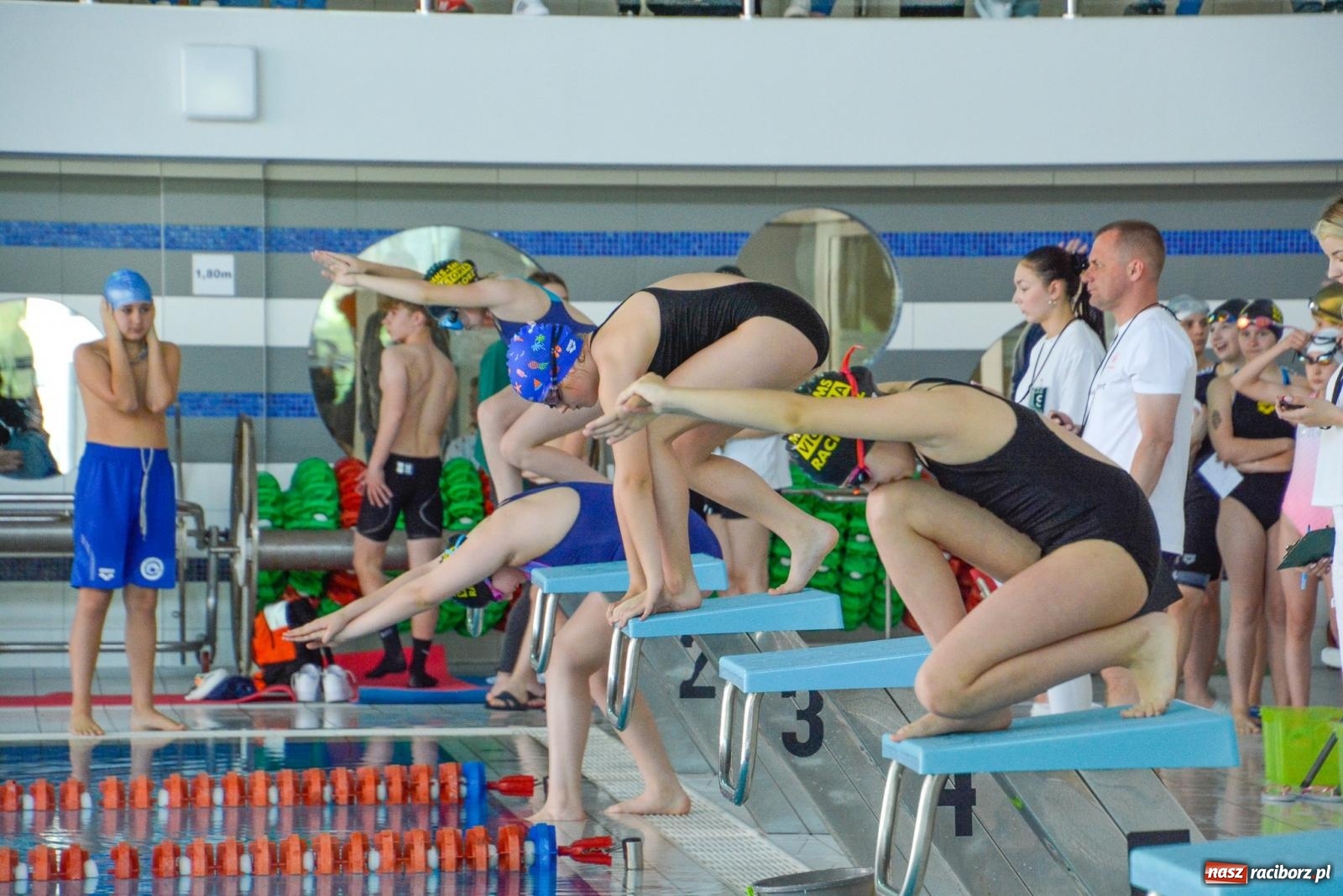 Zdjęcie w galerii na portalu naszraciborz.pl: Zosia Paul i Mikołaj Miczek najlepsi podczas zawodów Umiem Pływać [FOTO i WIDEO] wiadomości z regionu
