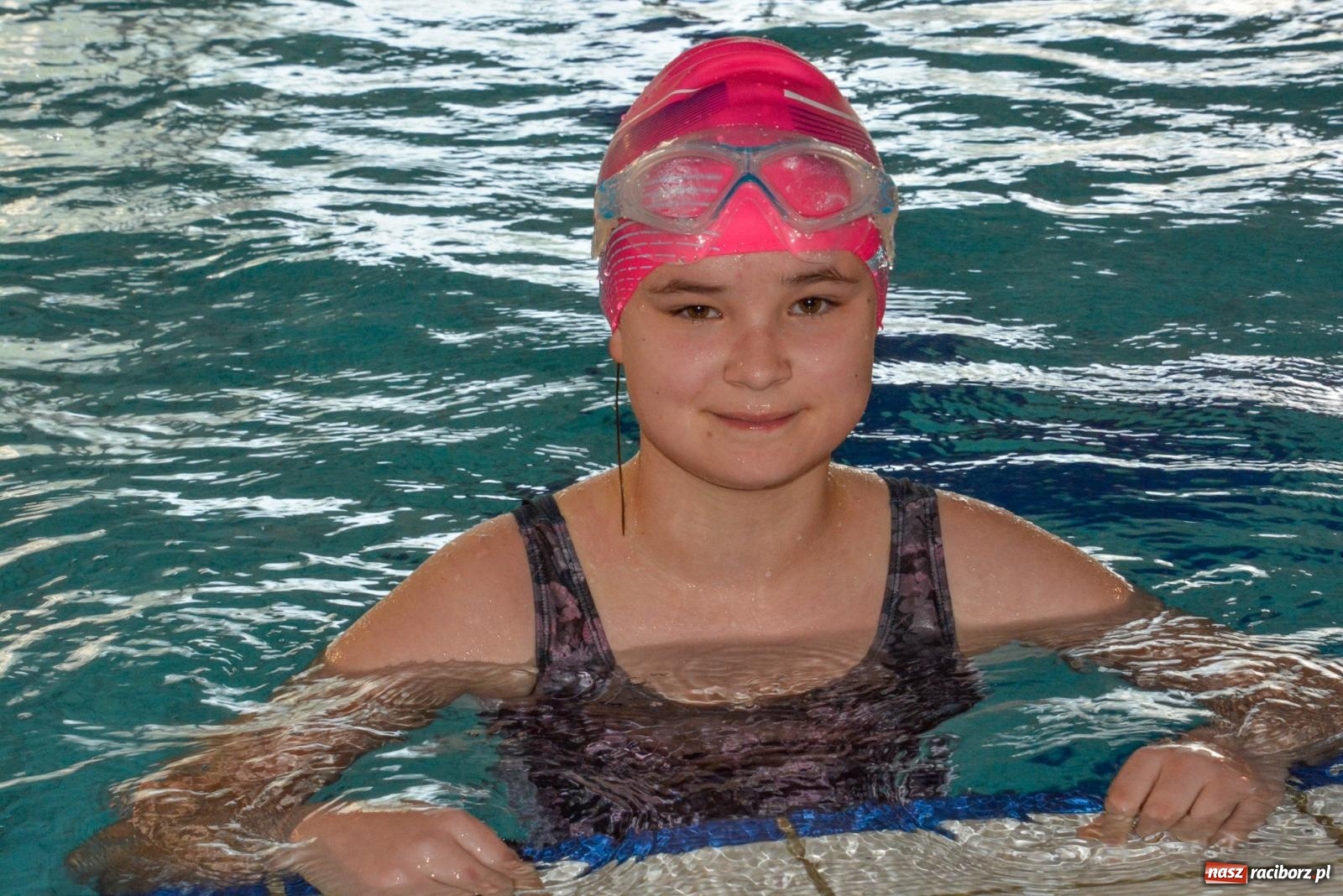 Zdjęcie w galerii na portalu naszraciborz.pl: Zosia Paul i Mikołaj Miczek najlepsi podczas zawodów Umiem Pływać [FOTO i WIDEO] wiadomości z regionu