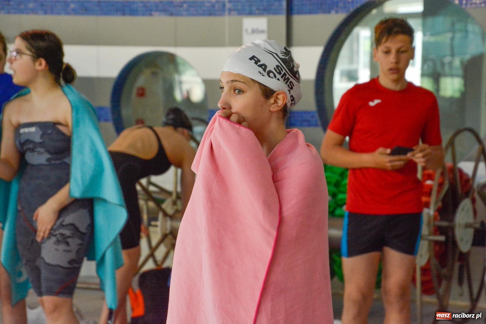 Zdjęcie w galerii na portalu naszraciborz.pl: Zosia Paul i Mikołaj Miczek najlepsi podczas zawodów Umiem Pływać [FOTO i WIDEO] wiadomości z regionu