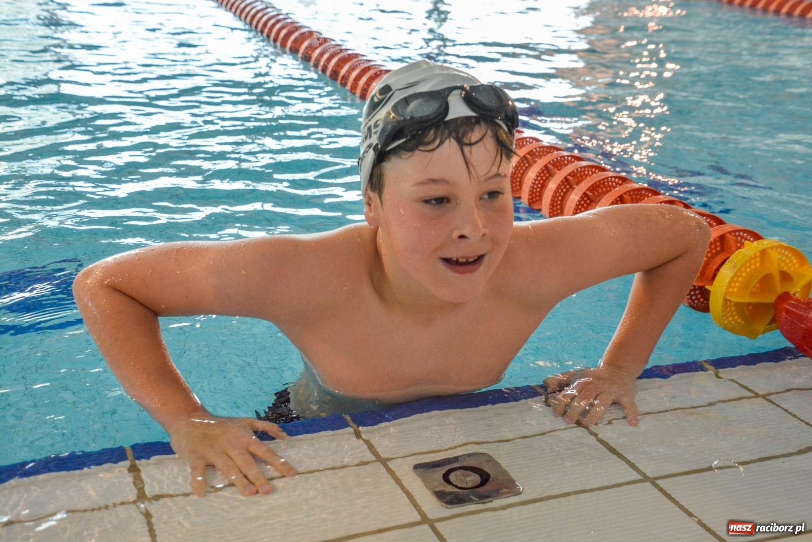 Zdjęcie w galerii na portalu naszraciborz.pl: Zosia Paul i Mikołaj Miczek najlepsi podczas zawodów Umiem Pływać [FOTO i WIDEO] wiadomości z regionu