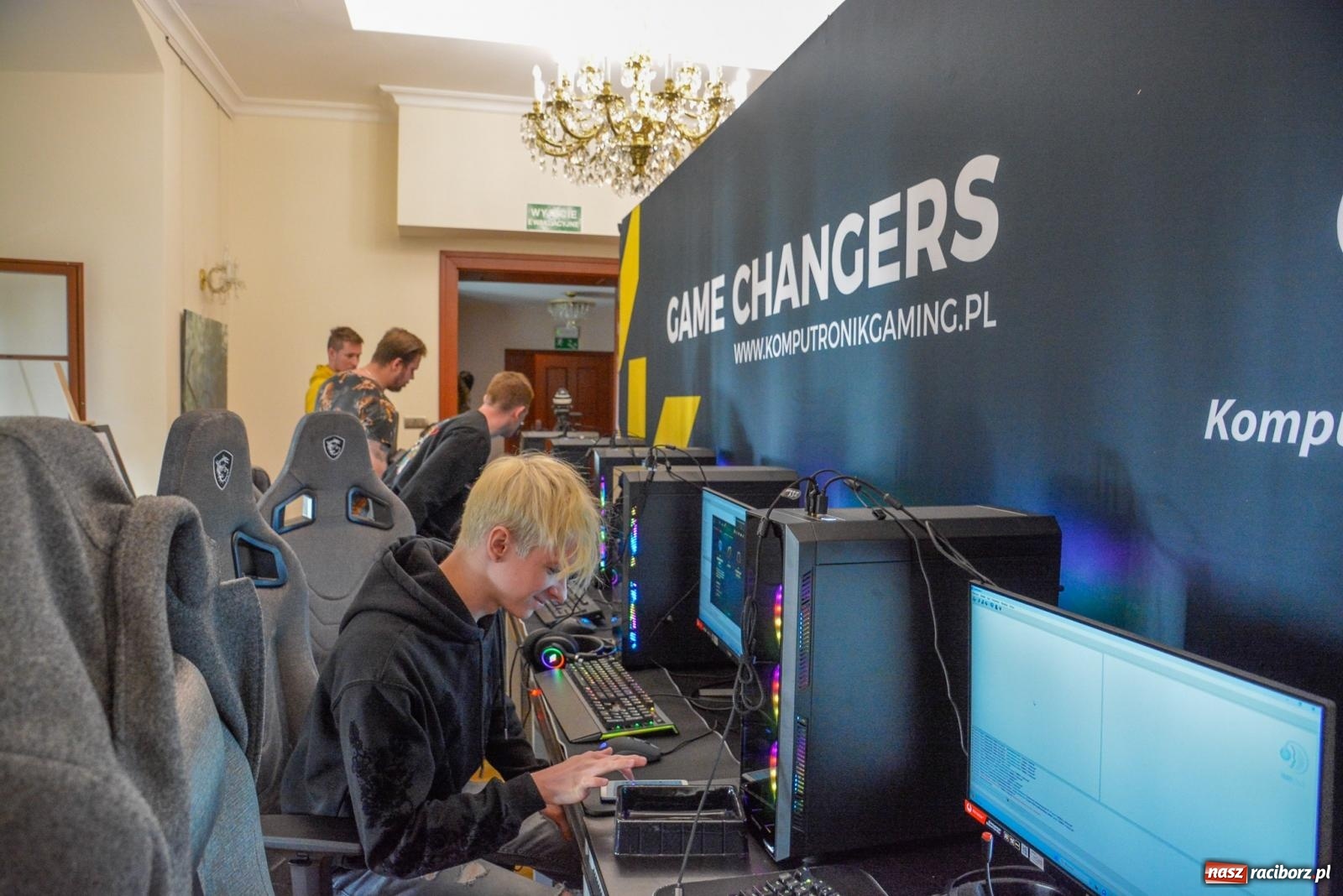 Zdjęcie w galerii na portalu naszraciborz.pl: Gaming, breaking i hip-hop. Trwa festiwal na zamku [FOTO i WIDEO] wiadomości z regionu