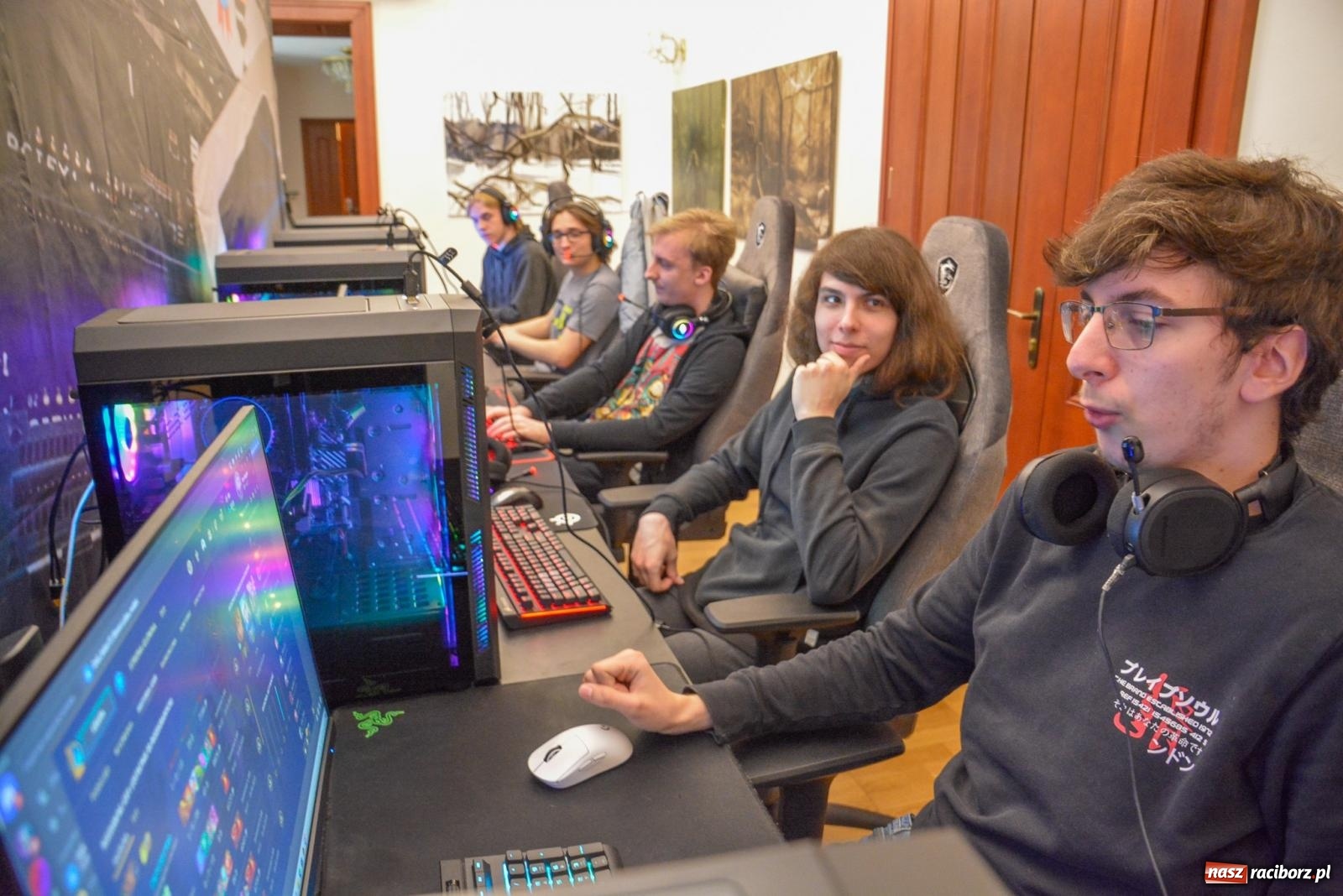 Zdjęcie w galerii na portalu naszraciborz.pl: Gaming, breaking i hip-hop. Trwa festiwal na zamku [FOTO i WIDEO] wiadomości z regionu