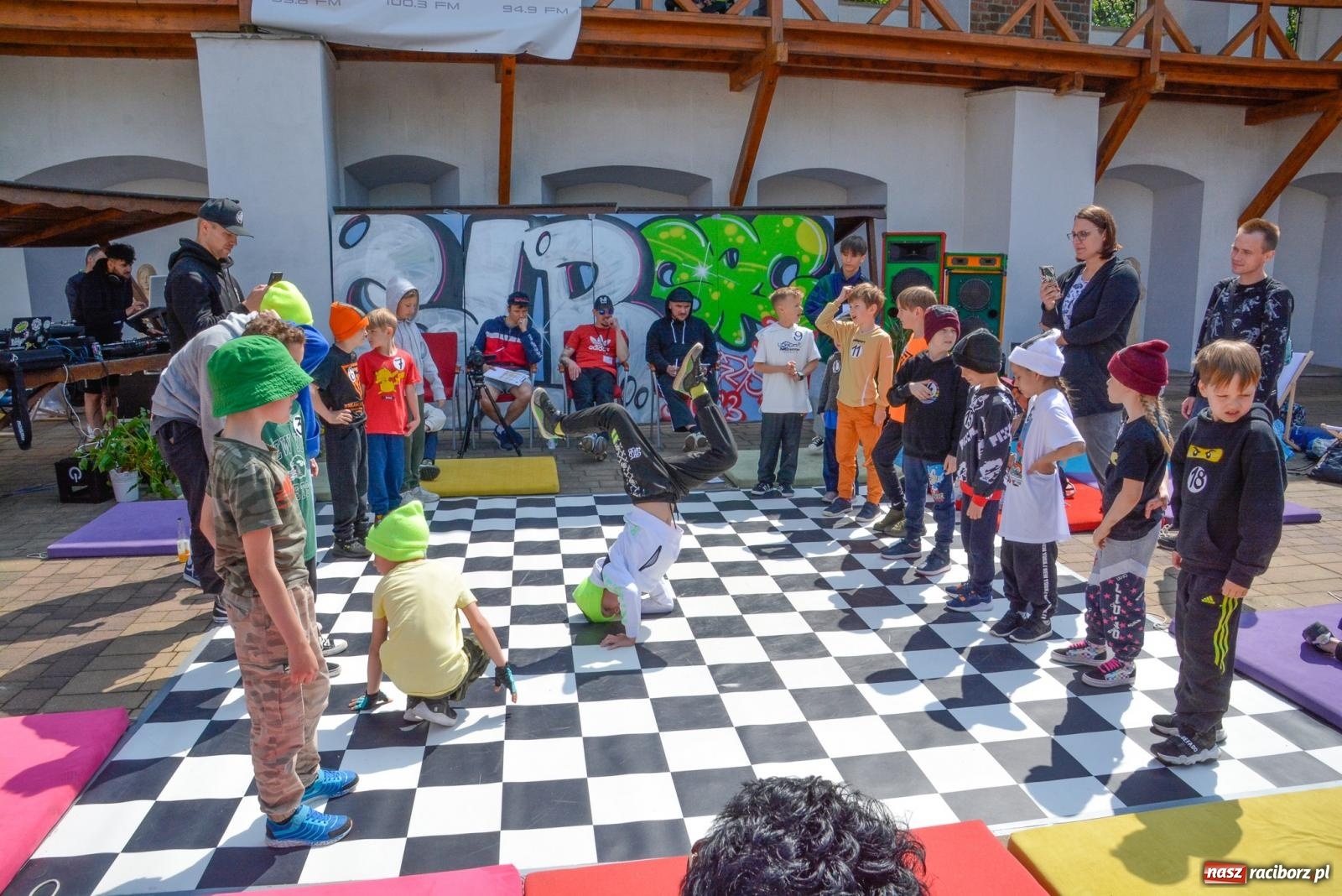Zdjęcie w galerii na portalu naszraciborz.pl: Gaming, breaking i hip-hop. Trwa festiwal na zamku [FOTO i WIDEO] wiadomości z regionu