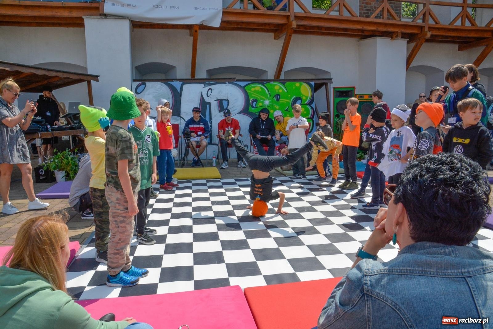 Zdjęcie w galerii na portalu naszraciborz.pl: Gaming, breaking i hip-hop. Trwa festiwal na zamku [FOTO i WIDEO] wiadomości z regionu